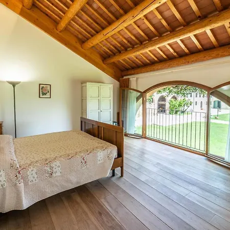 Апартаменты Borgo Feriani Montegalda